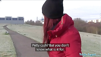 Public Agent Jessica Red gets cash for Sex Deal in a Car