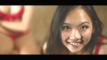 Asian teen having some fun with blonde Deutsche teen