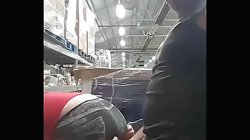 Rapidito con una compañera de trabajo en el almacen