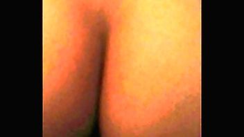 大骚屄的屁股像电动达一般磨着我的鸡巴