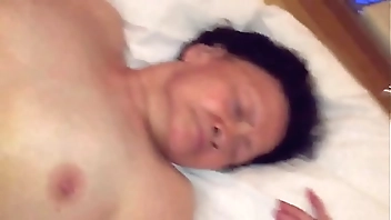 Mẹ Con Tranh Thủ Loạn Luân Khi Bố Ra Ngoài goo.gl/TzdUzu