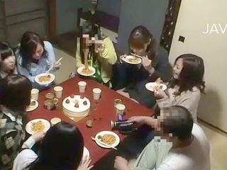 Japanese babe gets fucked hard in Tokyo hotel room