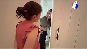 I give sexual orders to my girlfriend and she comes in a public bathroom.